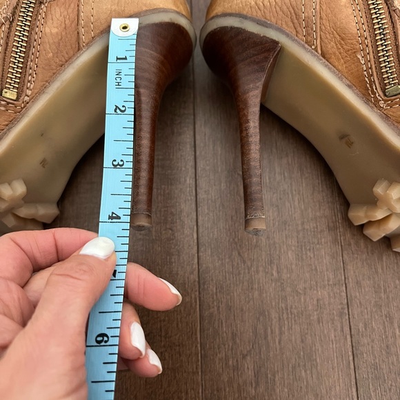 Tory Burch Leather Boots size 7 - Picture 3 of 5